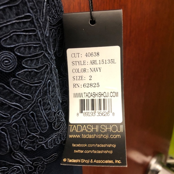 Stunning Tasashi navy gown - Picture 6 of 6